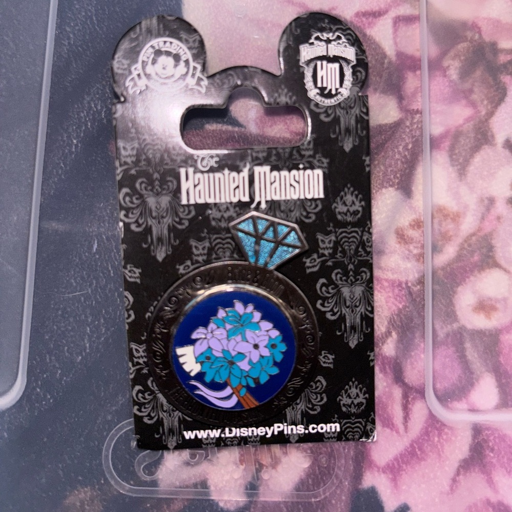 Disney Haunted Mansion - Bride And Doom - Wedding Ring Pin (2017) - Picture 6 of 7